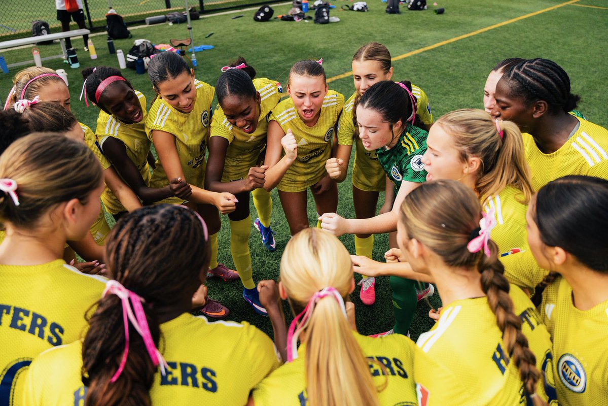 CamdenGK1's tweet photo. Game day pics!  🎩⚽️ https://t.co/KOdJ2AmrdZ