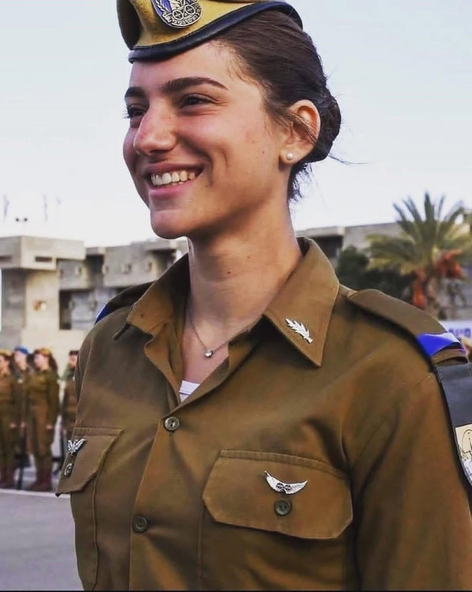 EliAfriatISR's tweet photo. On the morning of October 7, when hordes of terrorists attacked the Nahal Oz outpost, Captain Shir Eilat, the reconnaissance officer, immediately understood what was happening. 

She announced the infiltration of terrorists, transmitted reports in real time, and continued to fight even when the systems collapsed and the outpost was surrounded by fire.

Shir did not think of herself, She fought to save her soldiers, She encouraged them, protected them, and stood her ground until she fell in battle.

Shir embodied the true meaning of leadership, national responsibility, and the Jewish fighting spirit.

A hero of Israel. 

May her memory be blessed. 💔