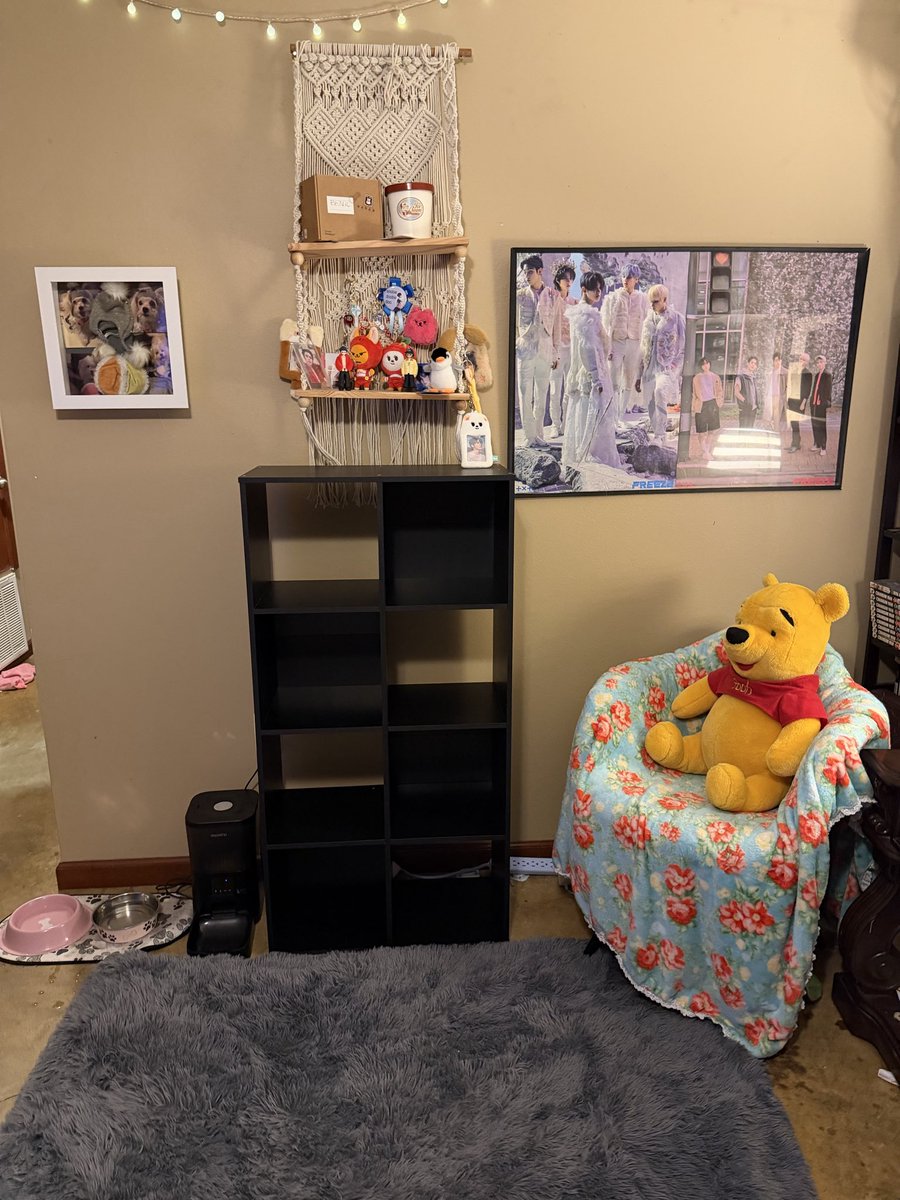 devilbeomie's tweet photo. YEEAAAHHH who said a moa couldn’t build a shelf 😌 https://t.co/OORMkQI2nm