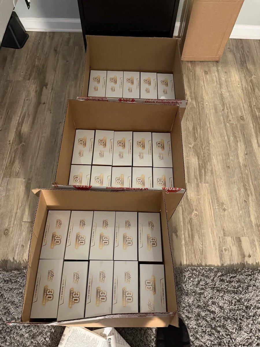 Davetcg7's tweet photo. 30th Celebration etbs still Available
30th Celebration etbs 70$ each 

30th  Celebration Pokémon center etbs 150$ each https://t.co/aUSD2yLj55