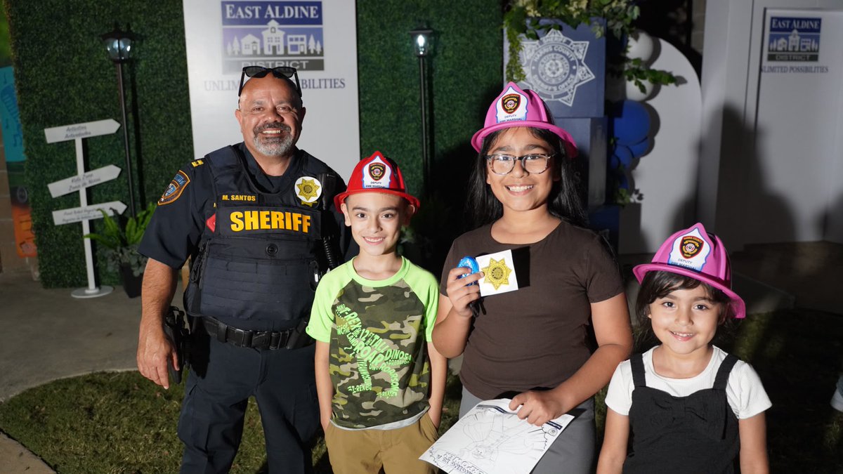 HCSOTexas's tweet photo. Nights like this remind us why community matters. Come join the fun!
East Aldine Management District
2909 E Aldine Amphitheatre Dr, Houston, TX 77039 6:00 pm - 9:00 pm
#NNO2026 #HCSONNO2026 https://t.co/CjzdkweSp6