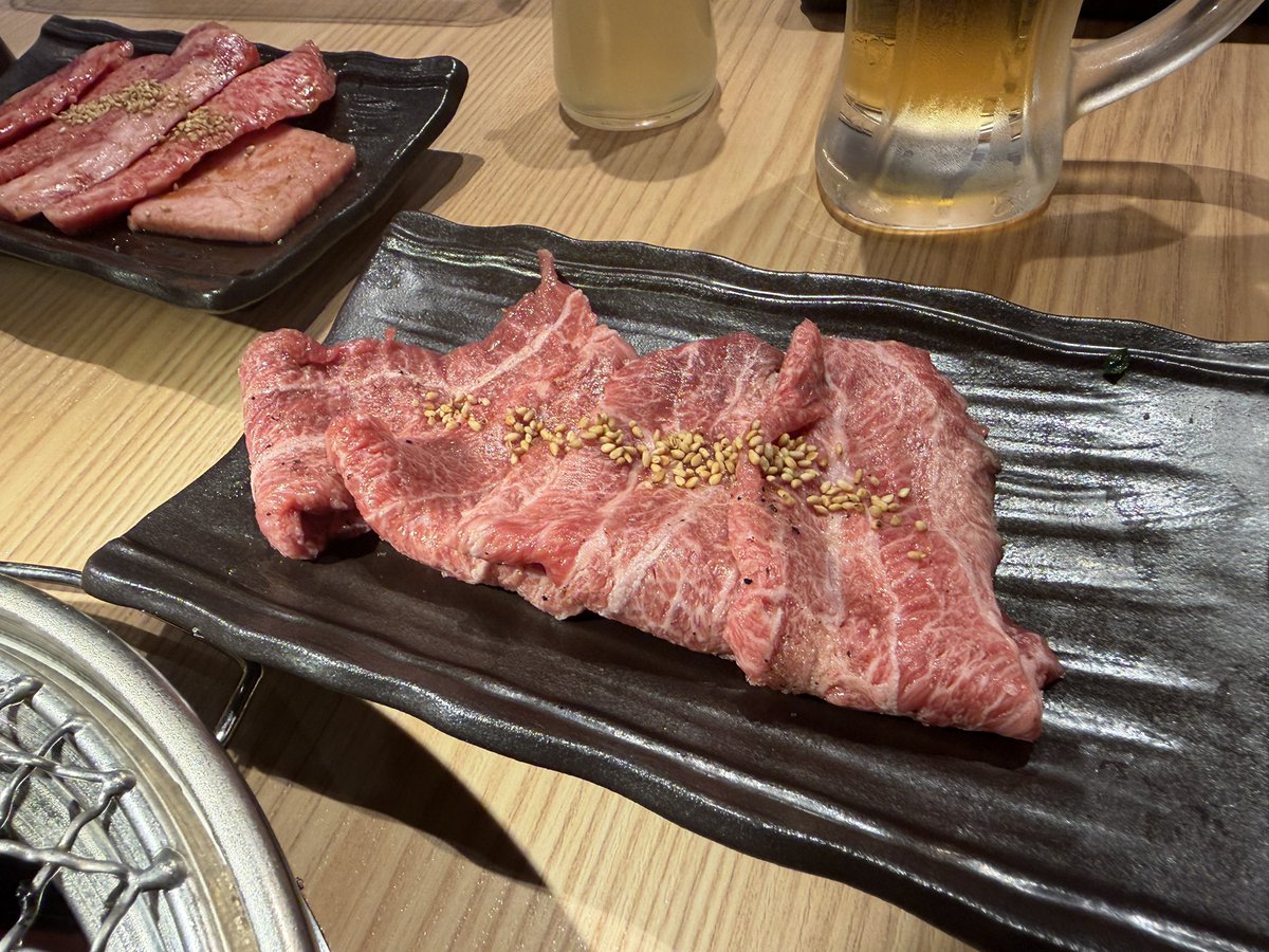 haruguro_ri's tweet photo. 閉店1時間前に焼肉は食べるもんじゃない https://t.co/a7AhJ4Pvf5