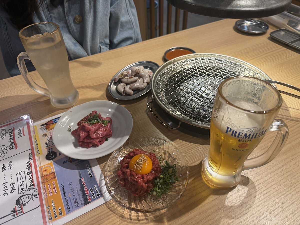 haruguro_ri's tweet photo. 閉店1時間前に焼肉は食べるもんじゃない https://t.co/a7AhJ4Pvf5