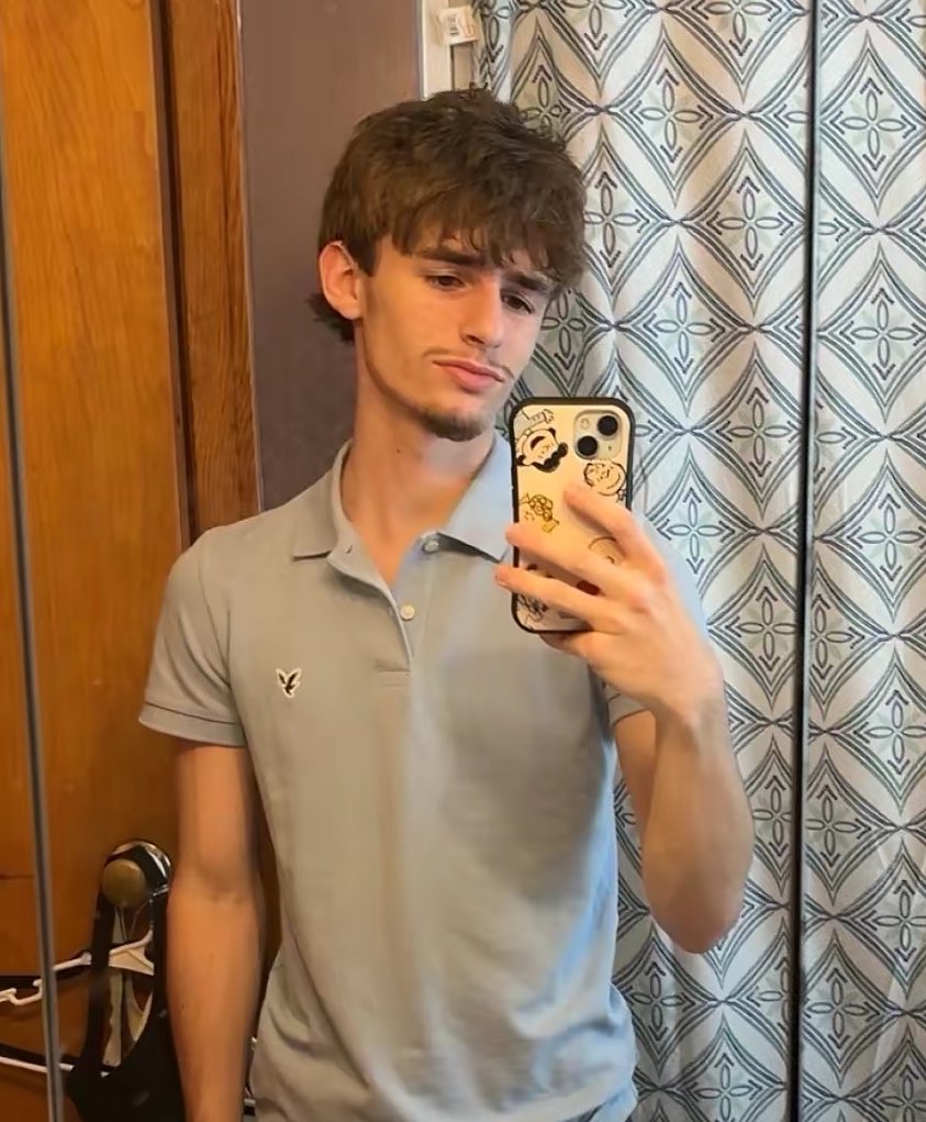 thielex5's tweet photo. (irl) 

zach https://t.co/aKfv8bK0lv