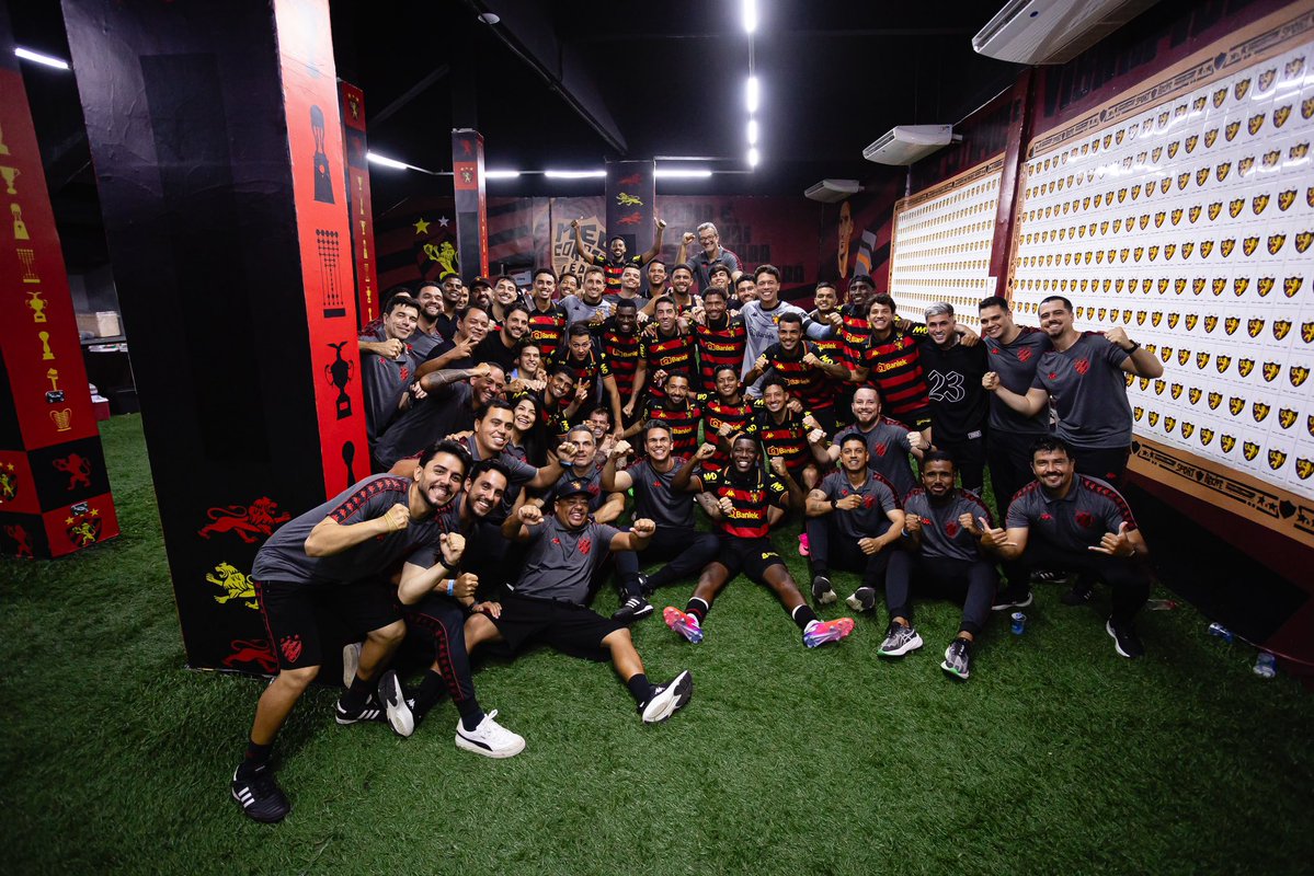 sportrecife's tweet photo. 𝐒𝐏𝐎𝐑𝐓 𝐂𝐋𝐔𝐁 𝐃𝐎 𝐑𝐄𝐂𝐈𝐅𝐄! 🦁 https://t.co/npF2jaDqbj