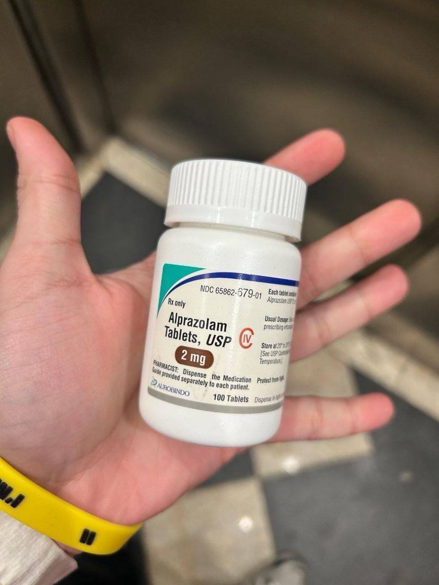 arivaronil10's tweet photo. Alprazolam #pills 💊💊 #texarkana Bentonville #stonerz #exotics Fort wayne https://t.co/bZq4DPcgId