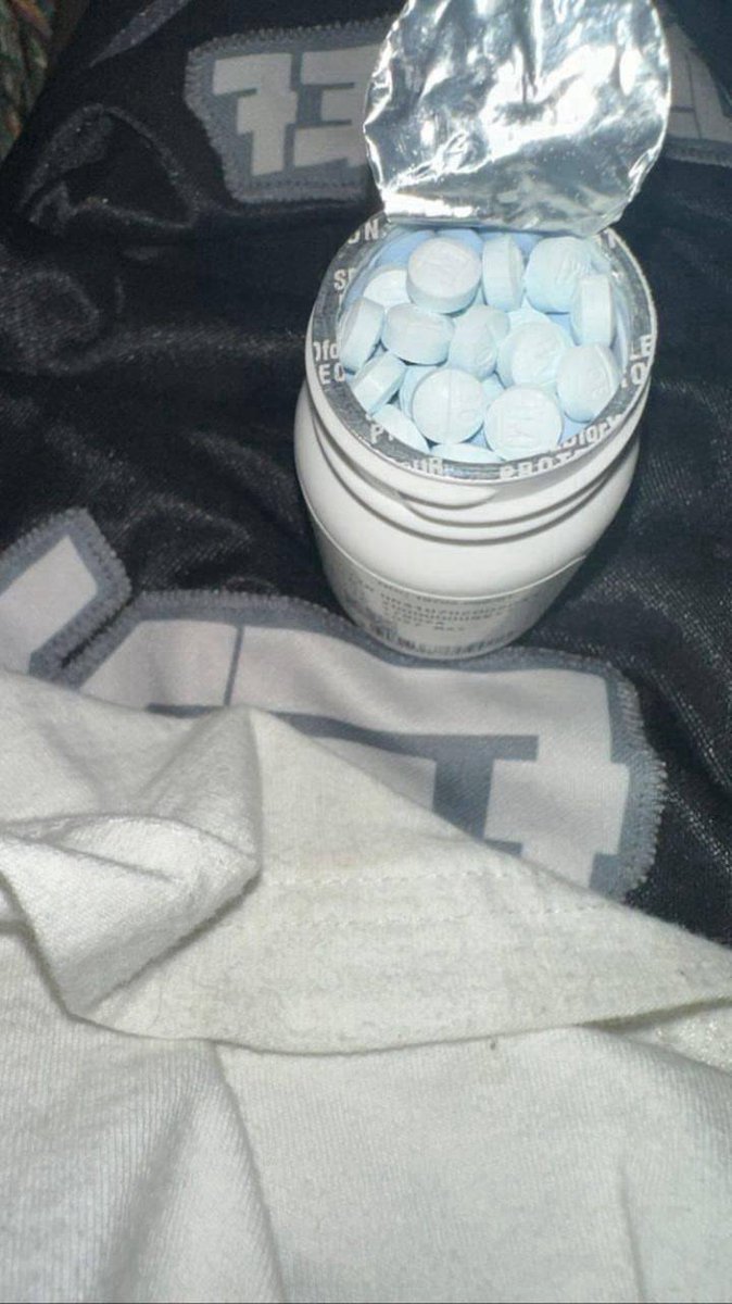 arivaronil10's tweet photo. Alprazolam #pills 💊💊 #texarkana Bentonville #stonerz #exotics Fort wayne https://t.co/bZq4DPcgId