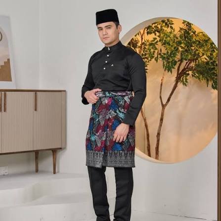 NNTKOfficial's tweet photo. @LazyLouYi_404 @IceB97 @kamaghul HAHAHAHAH banyak je size tu, cuma itulah setiap size orang berbeza, harga pun sama, extra size = extra cost... yang disana terpaksa ikat perut sebab tkde duit nk beli baju ke? tanya je jangan kecam ya 🤣 https://t.co/5YWOjDPVSm