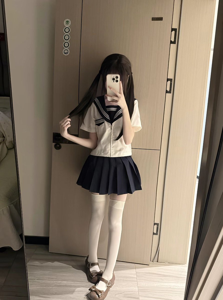 janet60uu5's tweet photo. 在校高中学生…09:06分刚拍的视频

有人想要锐评我的福吗？

1：看福    2：看🐻

Luo照  实况！！,还是粉嫩的噢…… https://t.co/6KIoWlmJ2D