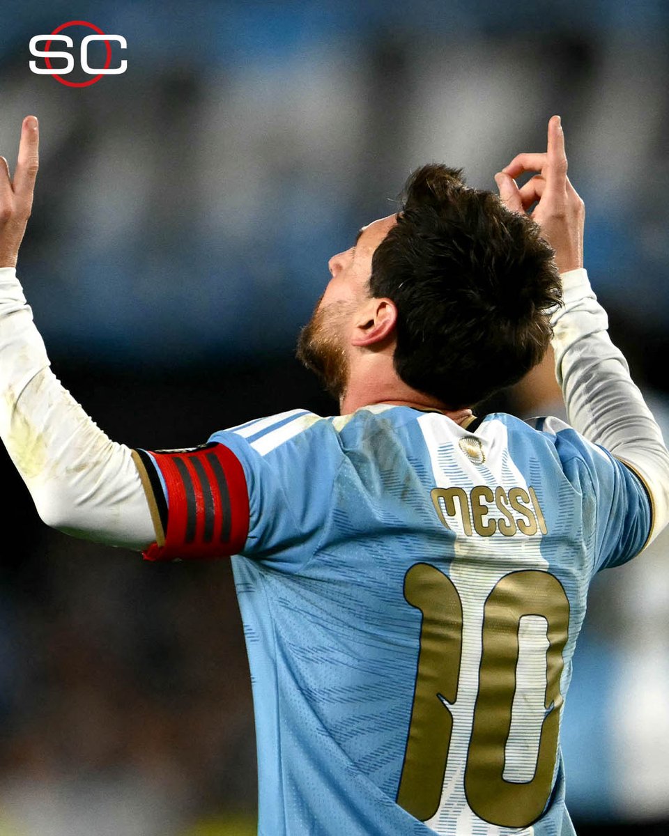 SC_ESPN's tweet photo. Un festejo histórico: la mirada al cielo en un partido más que especial... 

🐐 #GraciasLeo https://t.co/IlOdp3Uk1F