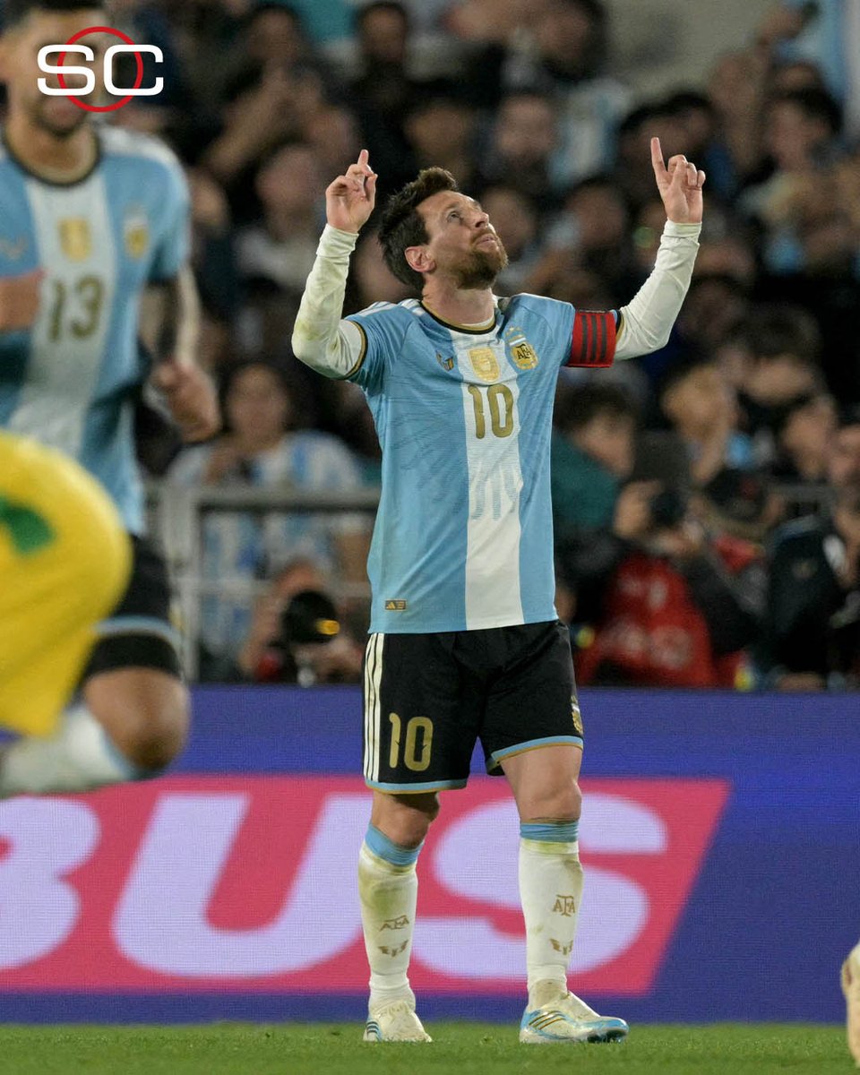 SC_ESPN's tweet photo. Un festejo histórico: la mirada al cielo en un partido más que especial... 

🐐 #GraciasLeo https://t.co/IlOdp3Uk1F
