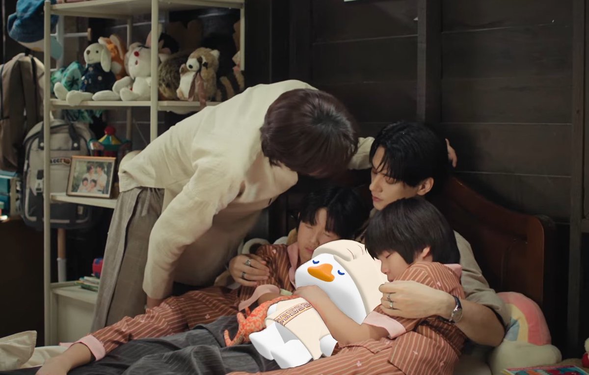 _berrybunni_'s tweet photo. เอ็นดูภาพนี้ชีคือน้องคนเล็กของบ้าน🥺🫳🏻🍼🫐 https://t.co/dd5buxRlY4