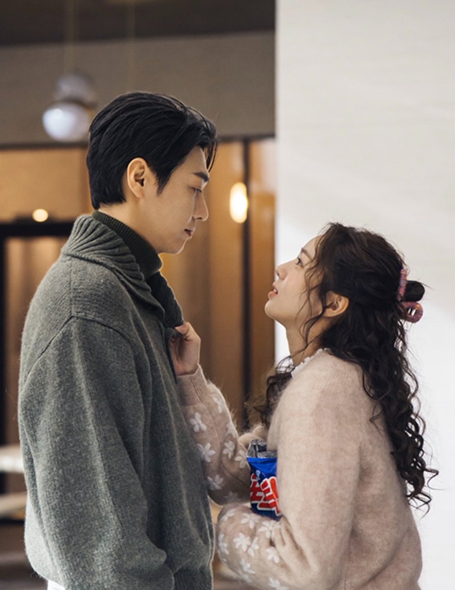 Sai129028's tweet photo. Kim Young Kwang, you are so back on the role you were good at and have been. You really have all the qualities and ability.
Soon you will recharge your fans’ batteries to 100%. Thanks.
🫀🩺🪫⚡️🩷🔋
#김영광 #KimYoungKwang
#BaekHoRang #NaBoBae
#TakeChargeofMyHeart🩷
#나를충전해줘🩷 https://t.co/NgdvunOr7P