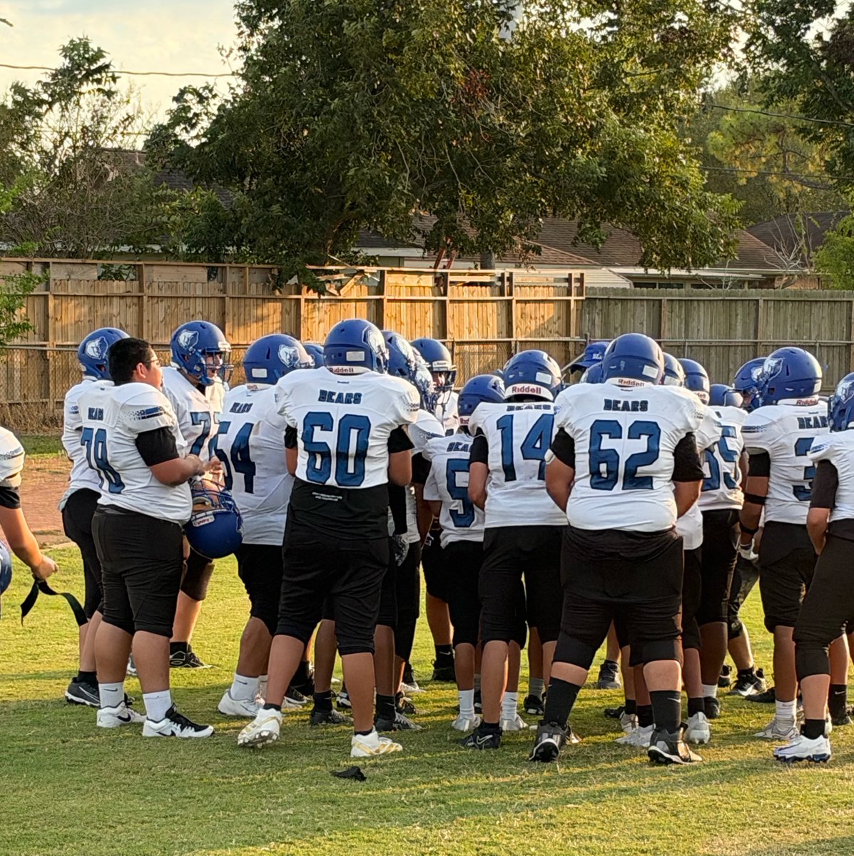 BHIAthletics's tweet photo. Some photos from today’s 8th Grade #BHIFootball games.
8A won 12-0 against San Jacinto
8B won 21-14 against San Jacinto
#BHIAthletics #BHIBears Pt. 3 https://t.co/Eu53lme5AE