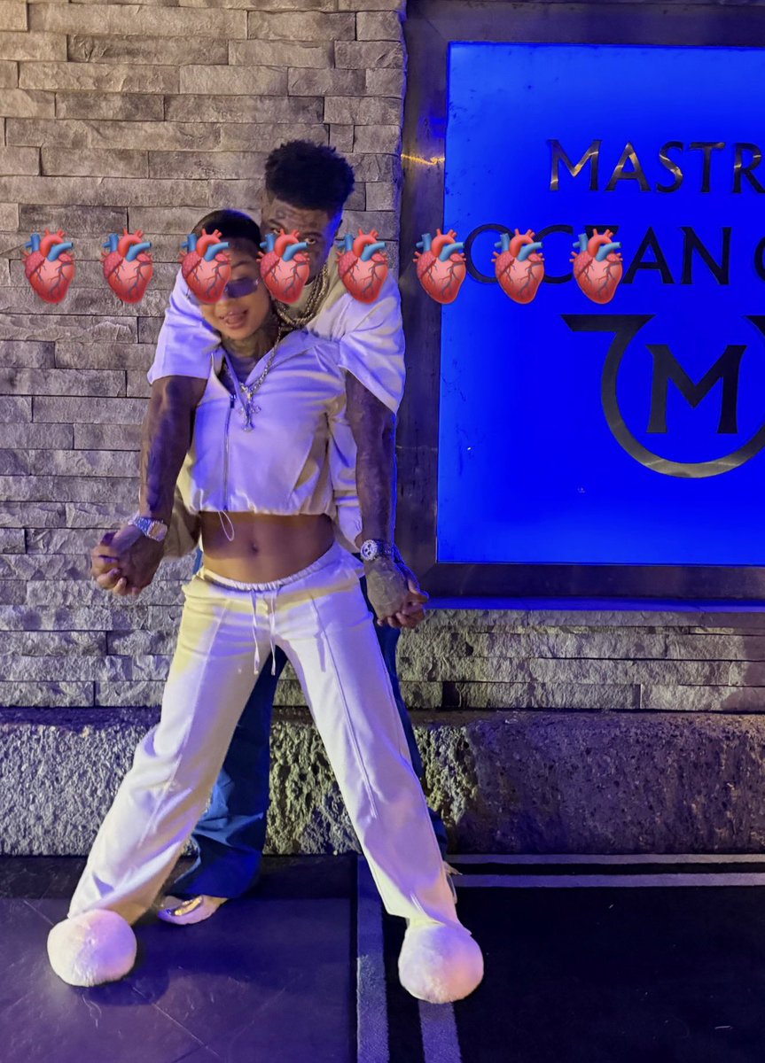 ayekeeno's tweet photo. Blueface and Chrisean have a little photo session together after officially retying the knot 📸💙 https://t.co/SI00Nxx6aI