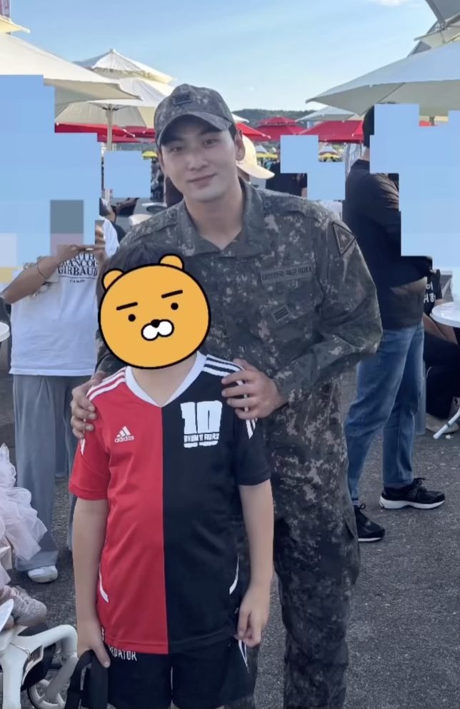 BaekhoToday's tweet photo. 261005 An attendee at the 2026 Ground Army Festival shared a photo with #BAEKHO via Instagram! 🤍

#백호 #강동호 #KANGDONGHO https://t.co/lgste8HFOz