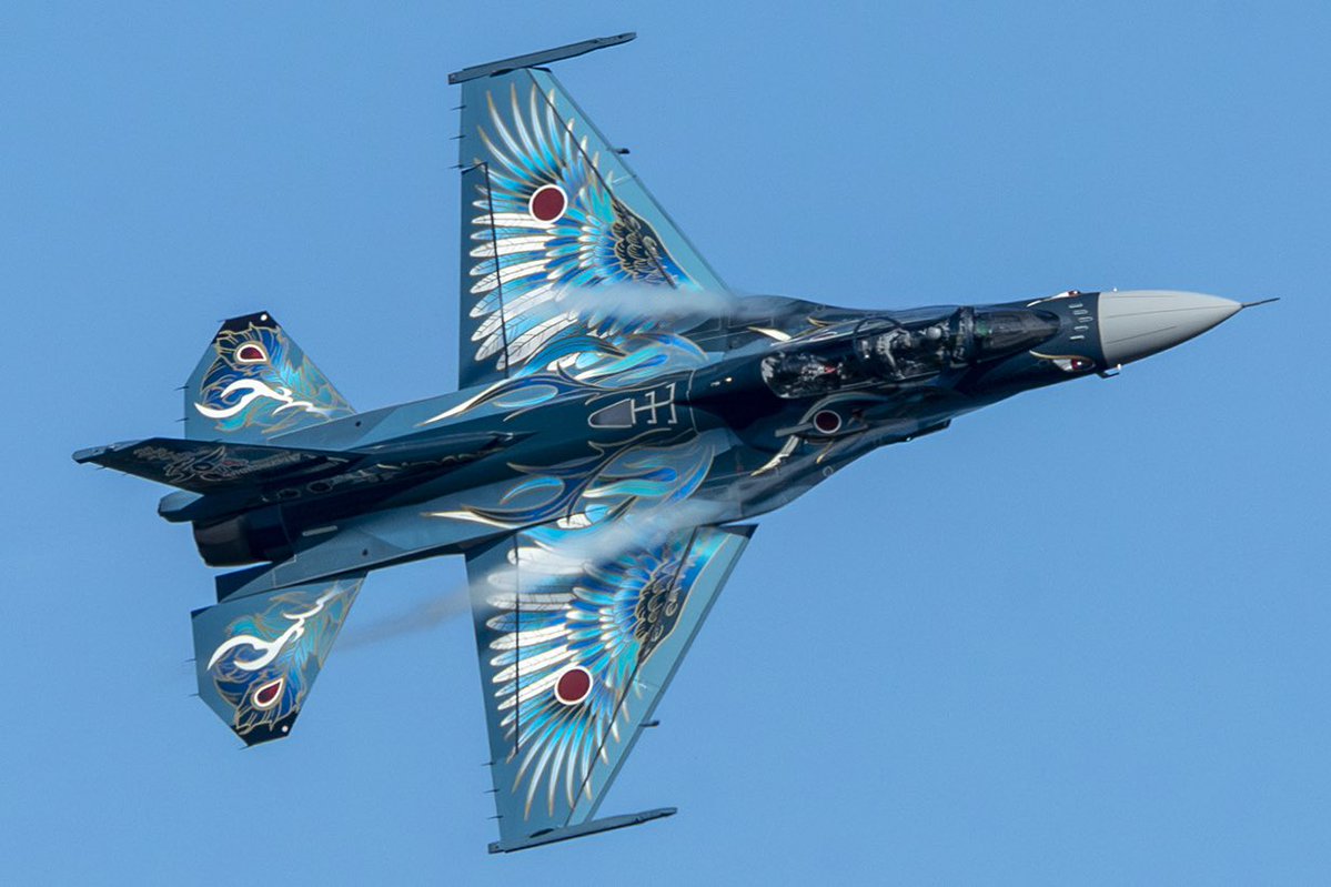 BondsSam's tweet photo. 2026.10.3 松島基地
航空祭前日も21SQのF-2Bによる機動飛行が実施されましたが、まるで真冬の百里を彷彿するようなスッキリとした青空に恵まれました。スペマ機を含むフライトした2機は、バシバシ捻りエグって背中を魅せてくれました。
#松島基地 #松島基地航空祭
#21SQ #F2 #機動飛行 https://t.co/28O1BiQYqn