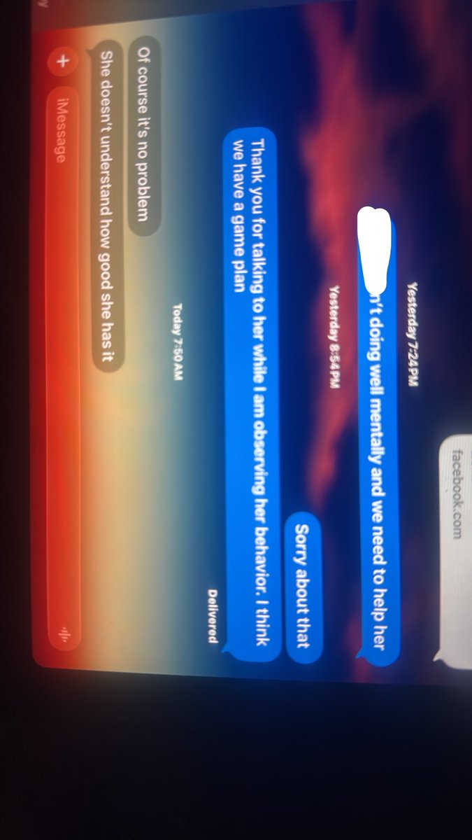pickturemebrokn's tweet photo. messages between my mom and brother im so #misunderstood https://t.co/FpD2CydOC6