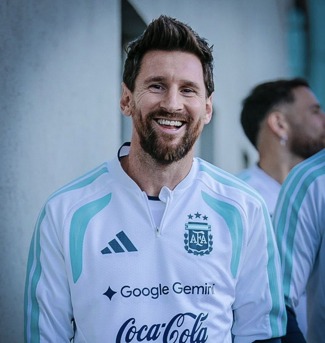 Tobs_fc's tweet photo. 🚨 OFFICIAL: Lionel Messi becomes the first and only player in the South America history to register a goal and two assists on his farewell game. 

THIS MAN IS NOT 39. https://t.co/D0D5zVM2Hp