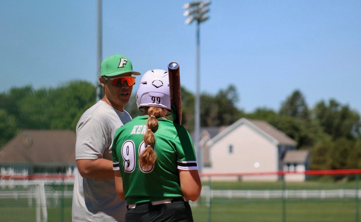 eva_kerr59530's tweet photo. Happy national coaches day! Very thankful for all my coaches and everything they do to make me and my teammates better athletes everyday! @instarsfstpitch https://t.co/qi4x9Wly1X