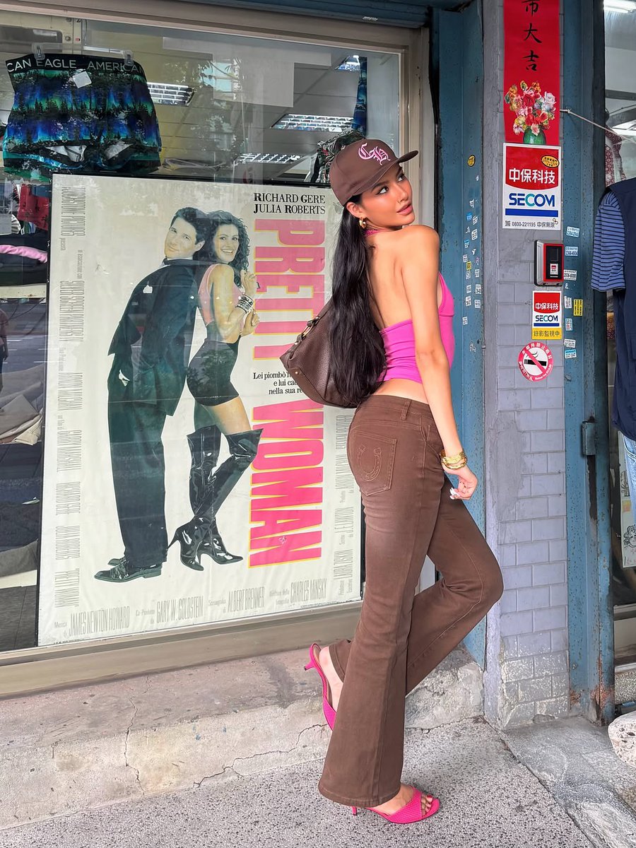 giorgiadln's tweet photo. on wednesdays, we wear pink 💅🏻 pink looks cute on me, but I think I’d look even better on your mind. good morning mbuy 💜 @CupsnCo_HQ @CupsnCo_SUB https://t.co/giRQOi5L6A