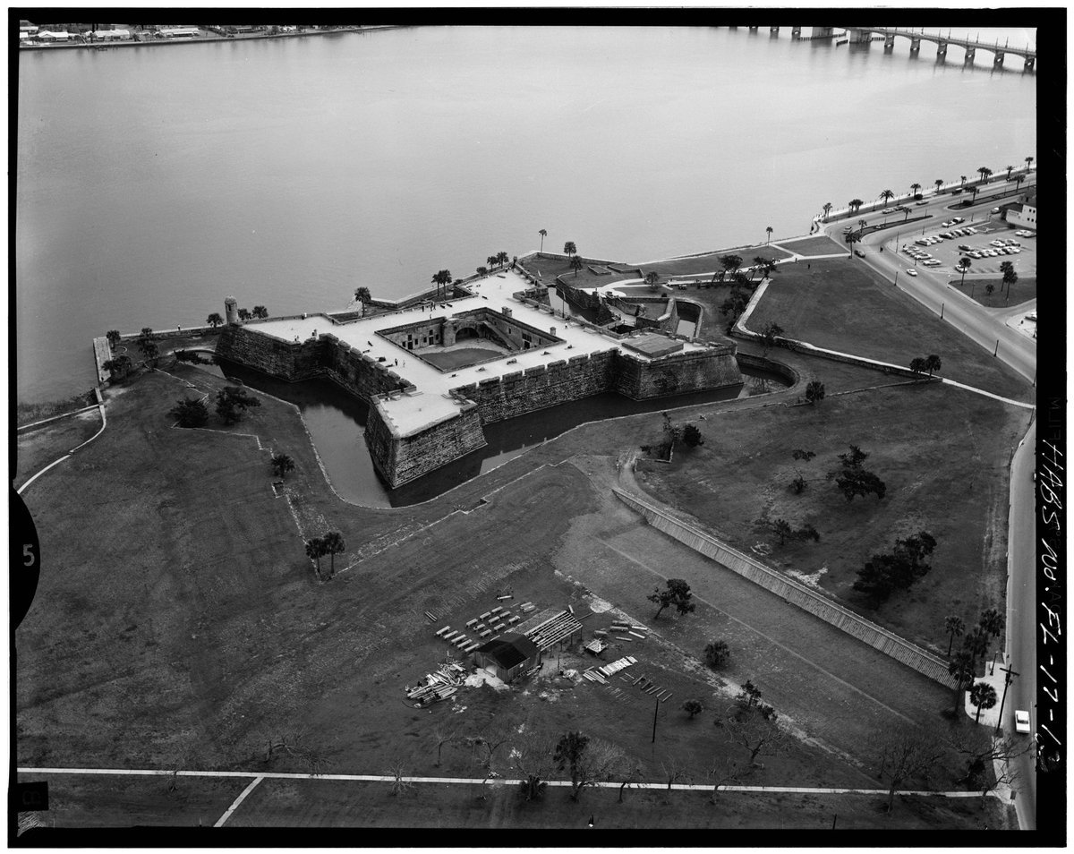 Phantom__Finder's tweet photo. https://t.co/EMOayNaz05
Built in 1672, Castillo de San Marcos is the oldest masonry fort in the continental U.S. People still say executed soldiers and prisoners guard the coquina walls. Ghost Adventures filmed there in 2009. Ghost Asylum came in 2016. https://t.co/n2idKjB0G6