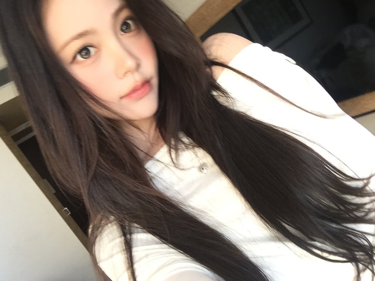 yerisgood's tweet photo. #CARMEN weverse update 

EXCUSE ME GIRLLLLLLLLLLL https://t.co/dq4BR3VBXL