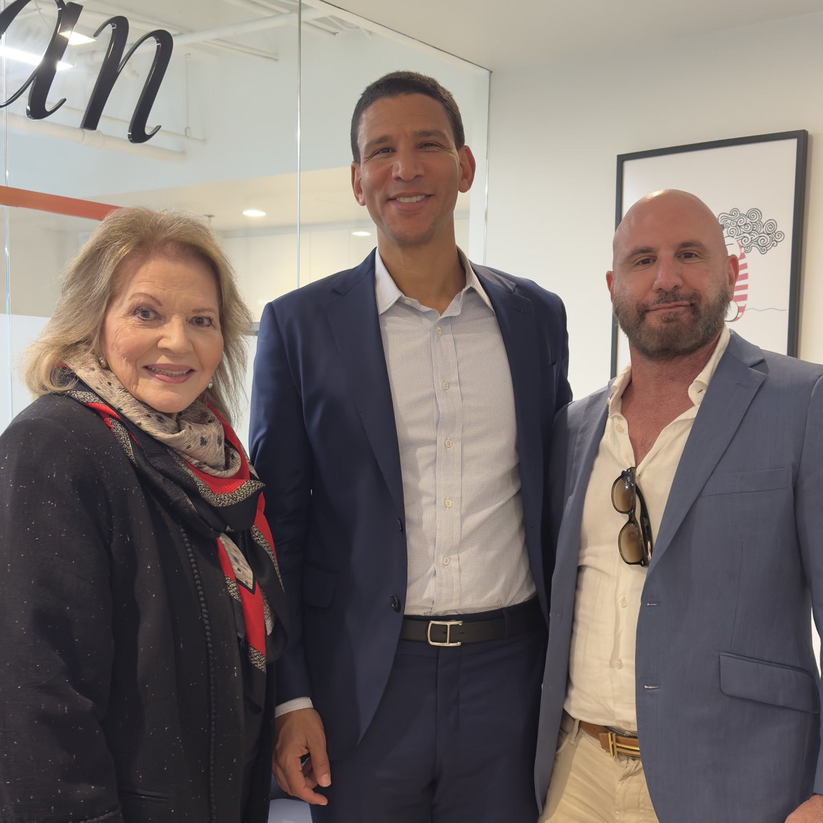 RobReffkin's tweet photo. Corcoran Miami Beach! Thank you for hosting me in your office and making time at the end of a busy Monday. It was great spending time with this group of real estate professionals. https://t.co/qZKT5GgVLj