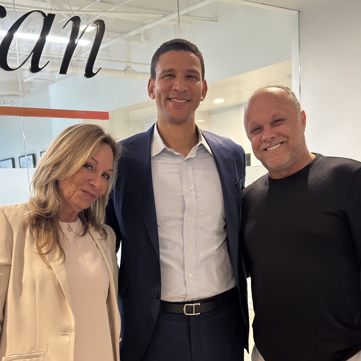 RobReffkin's tweet photo. Corcoran Miami Beach! Thank you for hosting me in your office and making time at the end of a busy Monday. It was great spending time with this group of real estate professionals. https://t.co/qZKT5GgVLj
