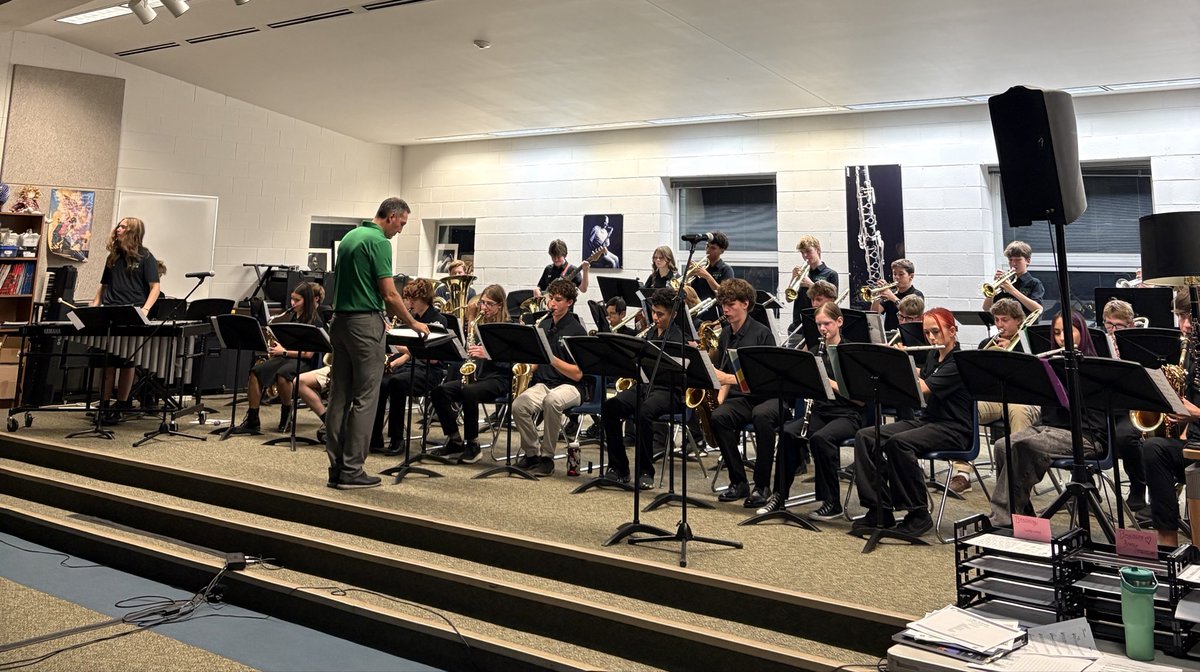 SunsetMiddle's tweet photo. It was a great night of jazz at the SMS and NHS combined Jazz Band Concert! @SVVSDsupt @DPerfettiDeany https://t.co/asOqWsHfu5