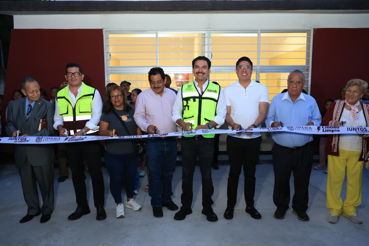 raychagoya's tweet photo. 🏫✨ Inauguramos una nueva aula en la Escuela Primaria Lázaro Cárdenas, en la colonia Lomas de San Jacinto.

Un espacio digno para que nuestras vecinitas y vecinitos aprendan, crezcan y sigan construyendo sus sueños. 📚🙌

Seguimos trabajando en equipo con vecinas y vecinos para mejorar los espacios educativos de nuestra capital.