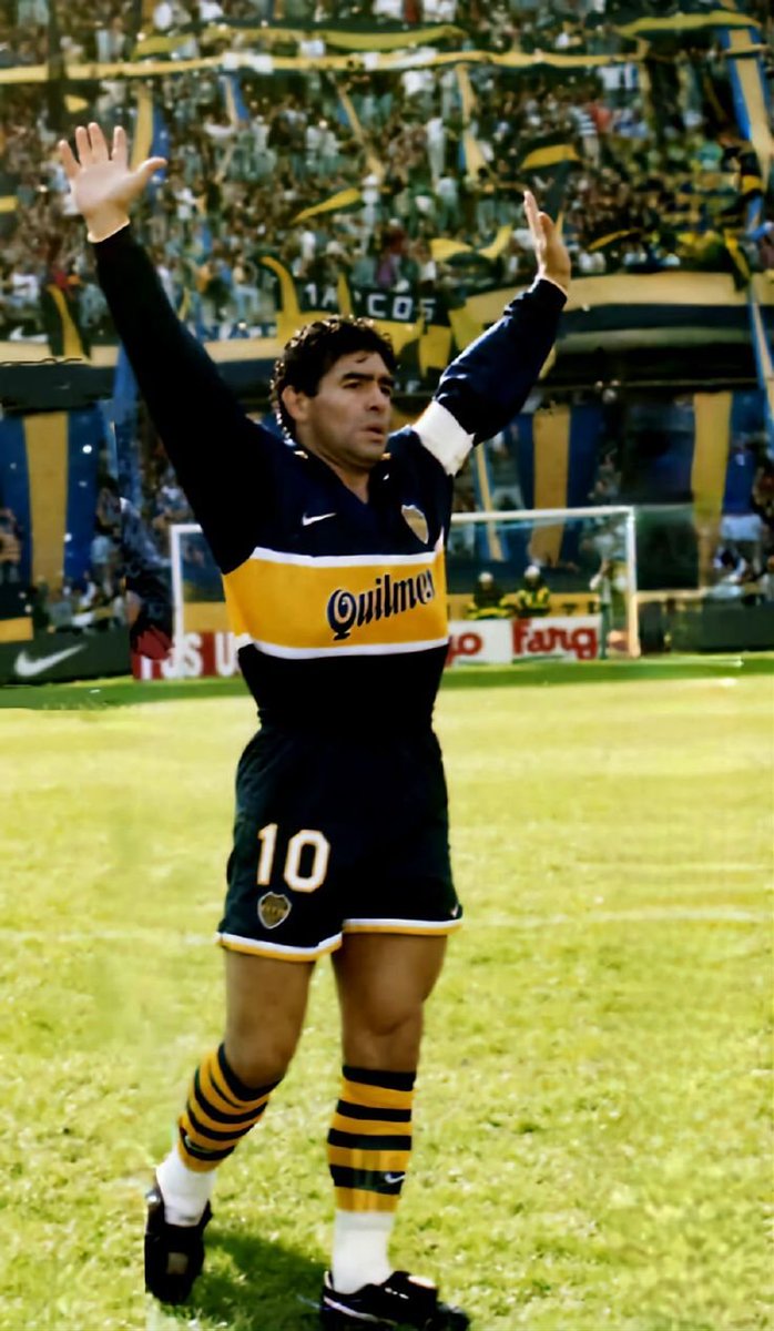 BocaJrsCT's tweet photo. El sueño de las gallinas es que Messi se saque la de Argentina y abajo tenga la de Riber. 

Se tienen que conformar con que Di Carlo lo use para hacer política.

Boca les arruinó la vida. https://t.co/JPLtSwzDu9