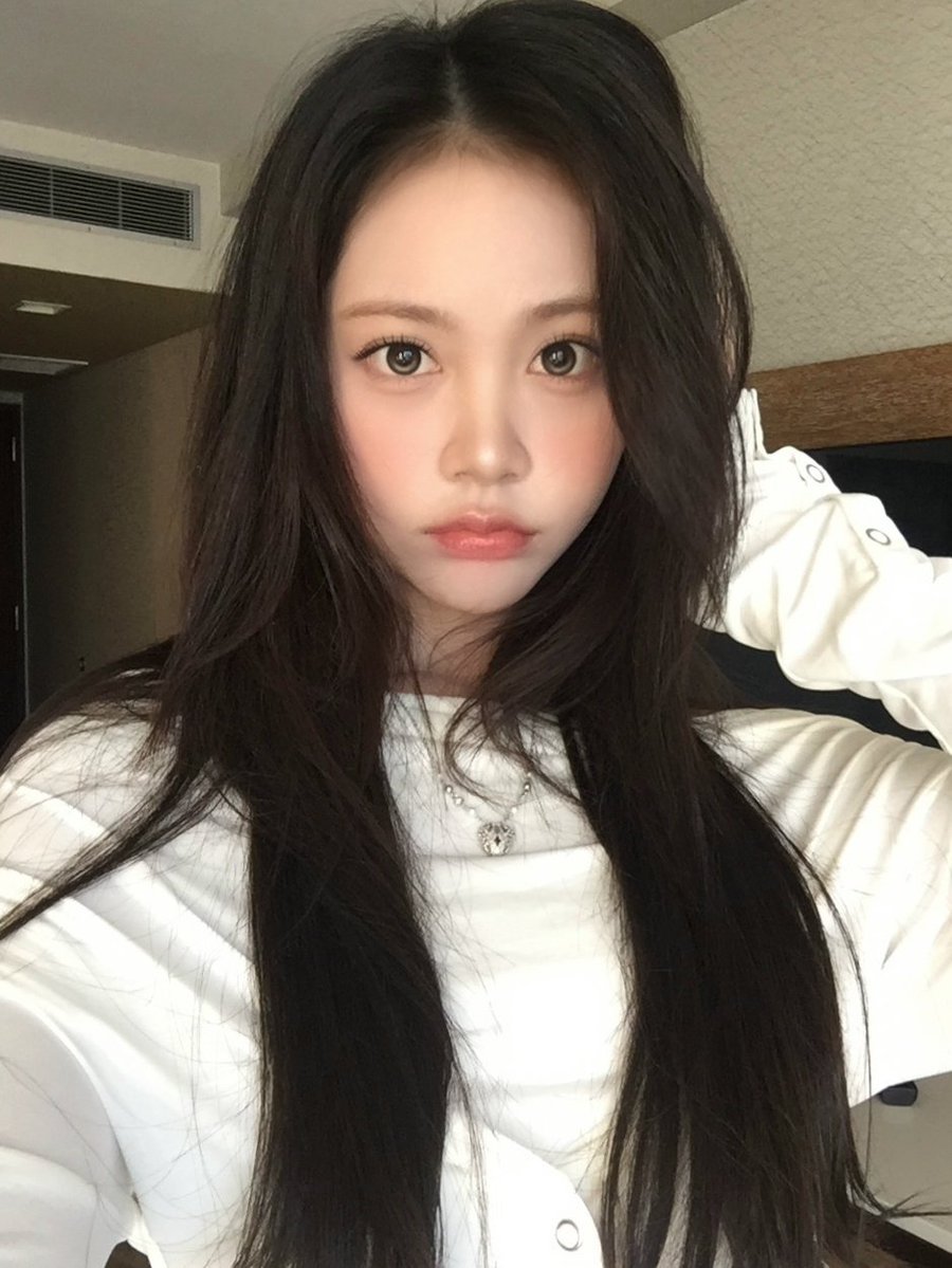 pibluuu's tweet photo. weverse update #carmen 𖹭 https://t.co/NEkSg7NurZ
