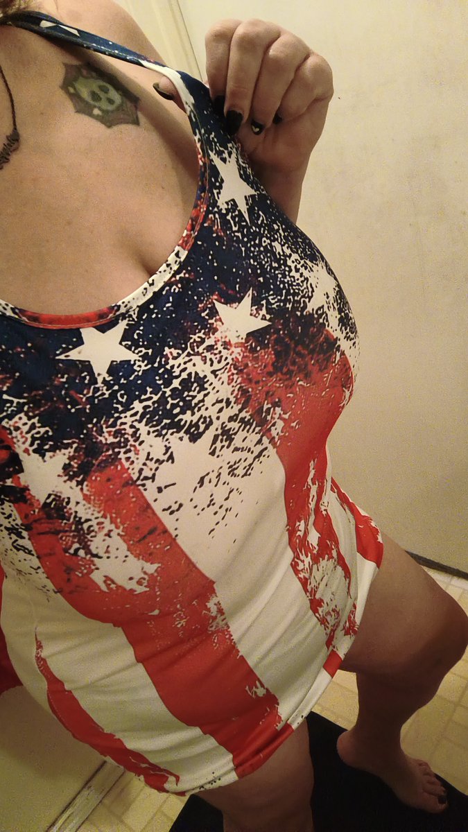 Karen_Kurves's tweet photo. This is me, #curvy #playful #loving #sweet #patriotic #govote #vote #USA #Babygirl #bobatime #selfie #workhard #playharder https://t.co/RrPYZLPPpC
