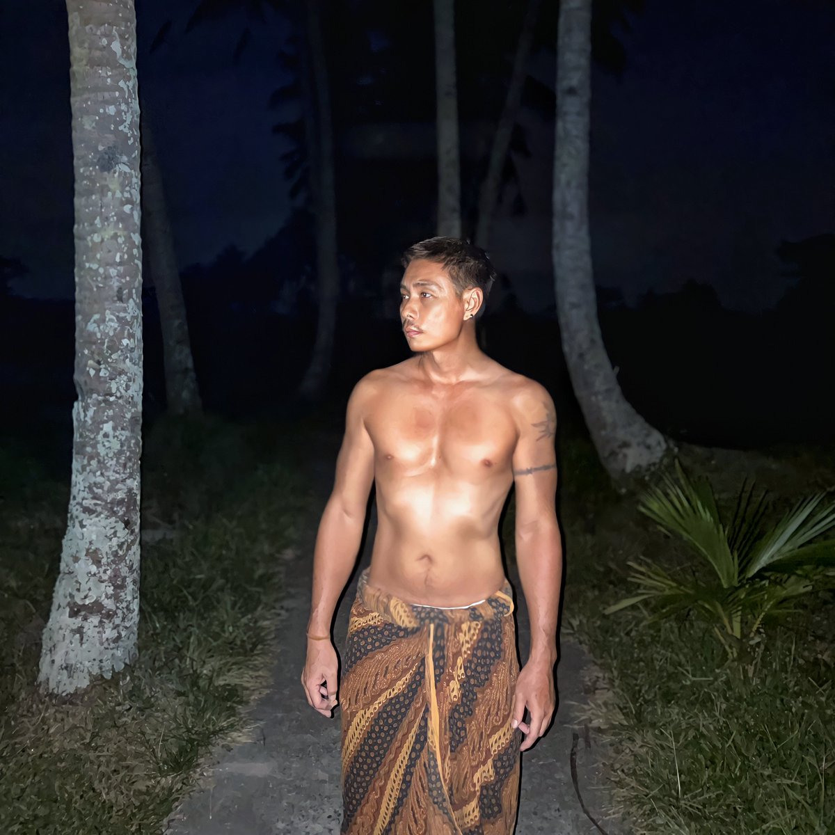 tarotreadepycu's tweet photo. 1. Therapist massage for man
2. Personal Tarot Reading online/onsight
*RSVP wa: +6285746361110
#tarotreader 
#massagepria 
#massagebali 
#therapistbali 
#pijat 
#pijatbali
#pijatpria https://t.co/0bUWkzlfic