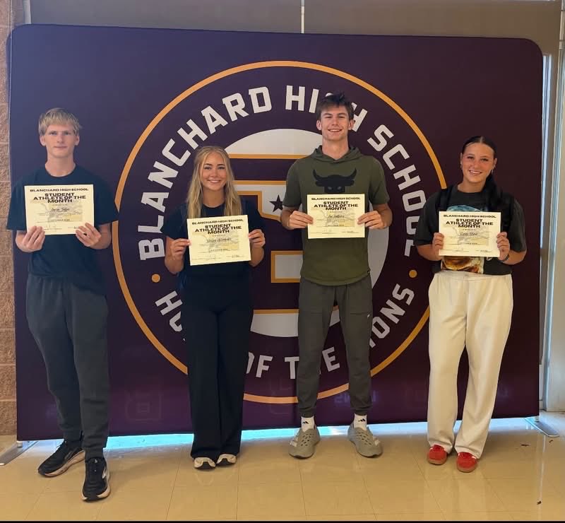 blanchardDWWD's tweet photo. Student Athletes of Month for Knock and Roo!

@BaileyUhlenhake - upper classman 
@roobutt2 - underclassman 

#DWWD https://t.co/BHuhO58fYF