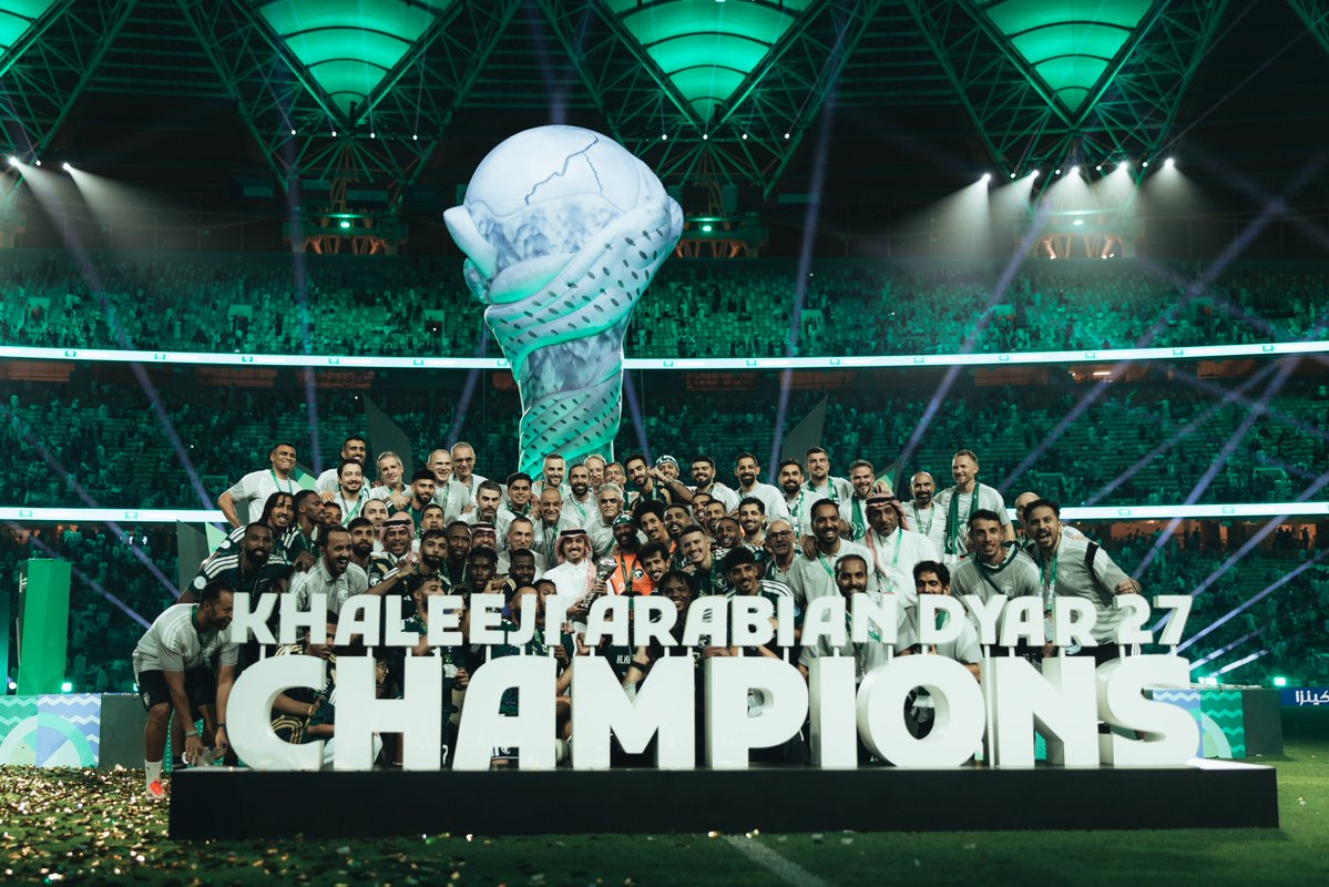 SaudiNT's tweet photo. We Are the Champions 🏆🇸🇦
#الأخضر_بطل_الخليج | #هذا_الأخضر https://t.co/ER8rDumxZO