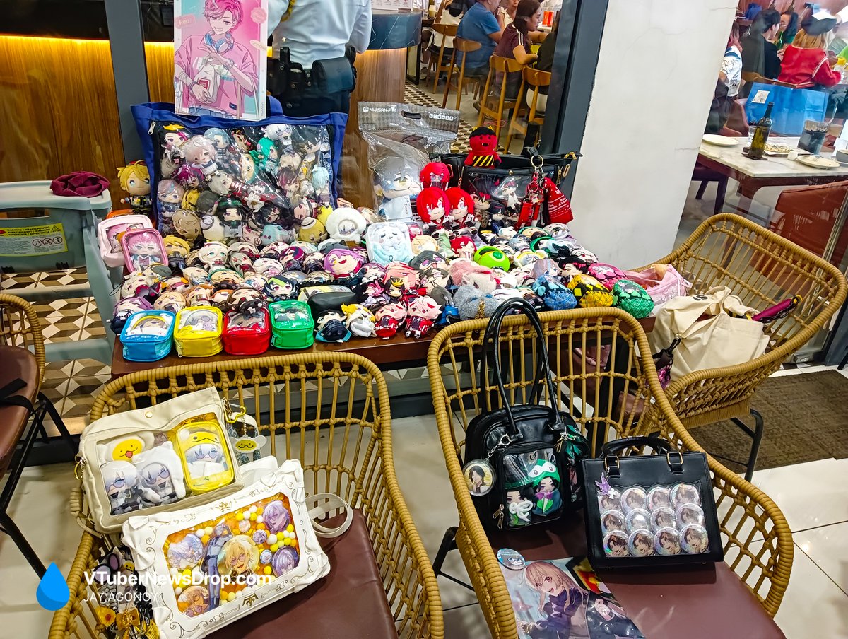 VTuberNewsDrop's tweet photo. SNAPSHOTS: NewsDrop was at Cosplay Mania 2026 and other activities around SMX Manila last weekend
· HOLOSTARS fans in classroom mode
· Nenechi’s flower stand (PH debut)
· NIJISANJI pape at the cafe
· Seible on the Mall of Asia Globe

Stay tuned for our event report! https://t.co/7G7bkxr5RU
