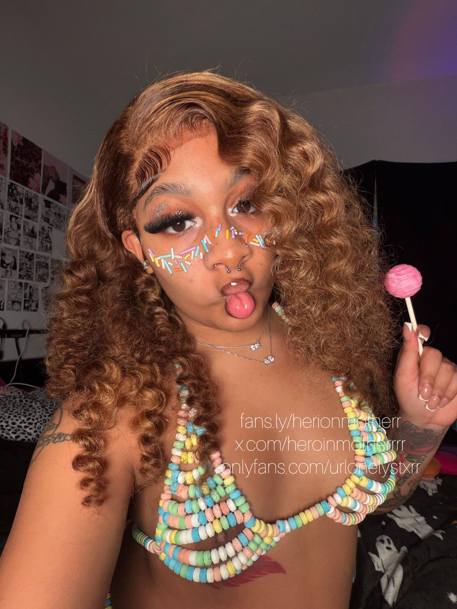 heroinmotherrrr's tweet photo. My personal fambase group for my beloved gooners 🍭 Spin my wheel, zap my pussy &amp; tip me for a show you’ll never forget 🍬🫦 https://t.co/yV4i3KT2mo https://t.co/0wjgYbd9Ui