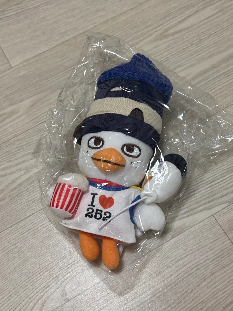 chubeenn's tweet photo. ดีล 🇰🇷 / ไม่พร้อมส่ง  🧡

ตุ๊กตา 20 cm riize dressed up doll ตลบยอง โซฮี

🧡 1,685.-  รวมส่งในเกา + ส่งแอร์

ค่าส่งในไทย 45 + 5

แอด Line หน้าโปรไฟล์

#ตลาดนัดน้องข้าว #ตลาดนัดriize https://t.co/yvhnpX1WQ4
