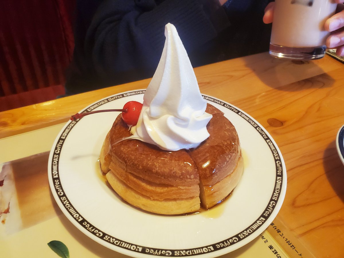 ryuu67842's tweet photo. 病院と病院の間に、母親とコメダ珈琲へ。ミックスサンドとミニシロノワール、お目当ては、店舗限定午後の紅茶ミルクティーのフラッペ。ふたりでシェアしました。ダイエットおあずけ。🤣
 #コメダ珈琲
 #午後の紅茶
 #フラッペ https://t.co/odGkixz3E6