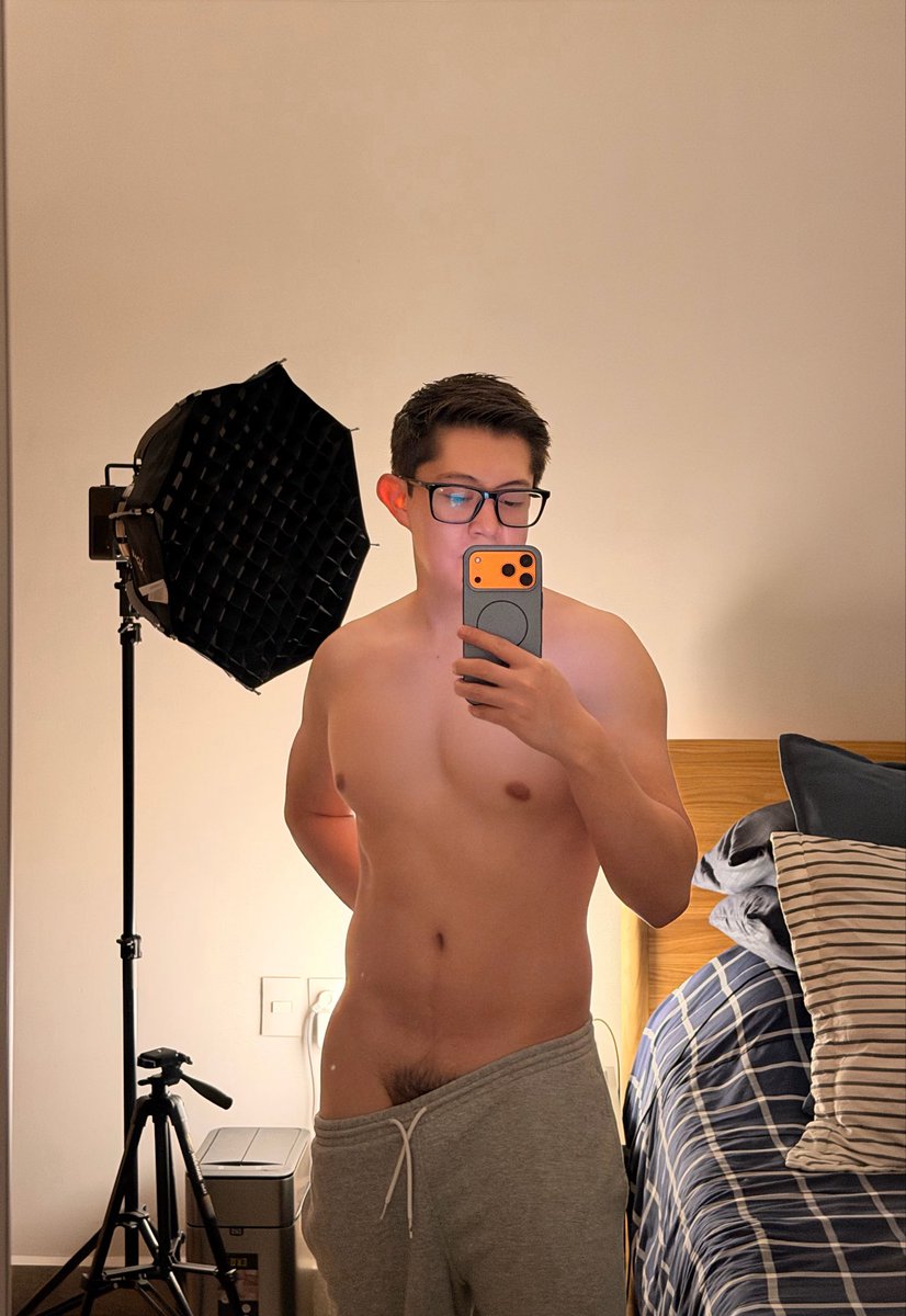 HotButDeadlyX's tweet photo. Ya nos vamos a dormir? 🥱 https://t.co/9tu7gmhLFJ