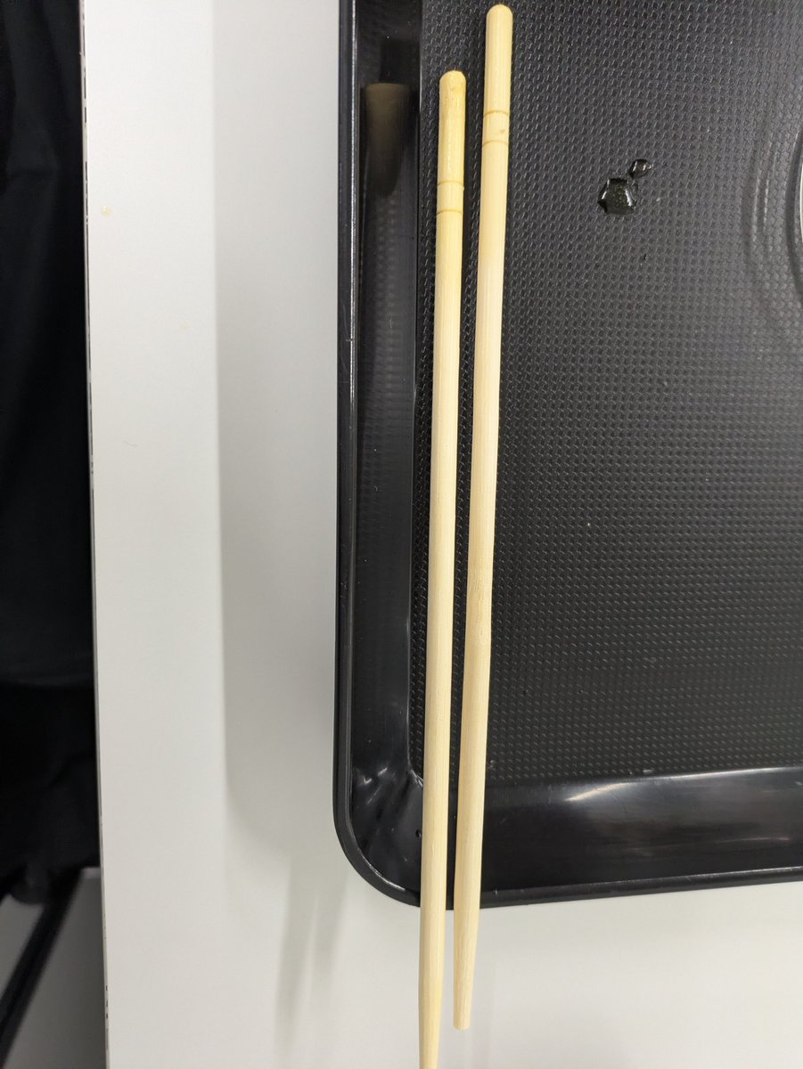 asadon0621's tweet photo. 俺疲れてんのかな https://t.co/ZrBS2SWzJN