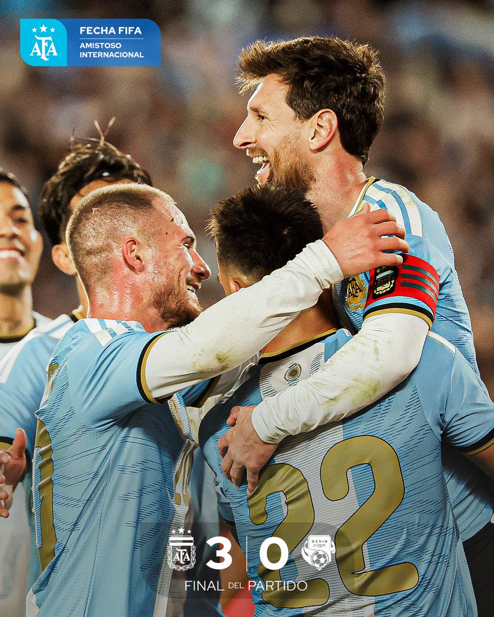 Argentina's tweet photo. #AD10S 🐐

⚽️ #Argentina 🇦🇷 3 🆚 Benín 🇧🇯 0

⏱️ Final del partido

🙌 No te vayas nunca. Gracias por tanto, Leo. https://t.co/CIVe7choGQ