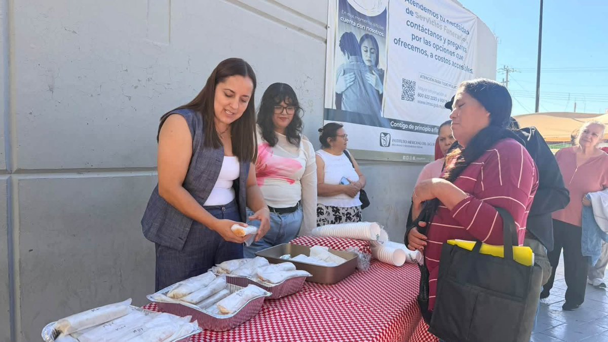 CNOPNacional's tweet photo. Estar cerca también es acompañar en los momentos que más se necesita.

Rosy Carmona y el equipo de la CNOP Chihuahua se sumaron a la #RodadaRosa en la Clínica Morelos, compartiendo un gesto de solidaridad y cariño con pacientes, familiares y personal médico.

#JaloConLaCNOP https://t.co/9K75o5n7Tm