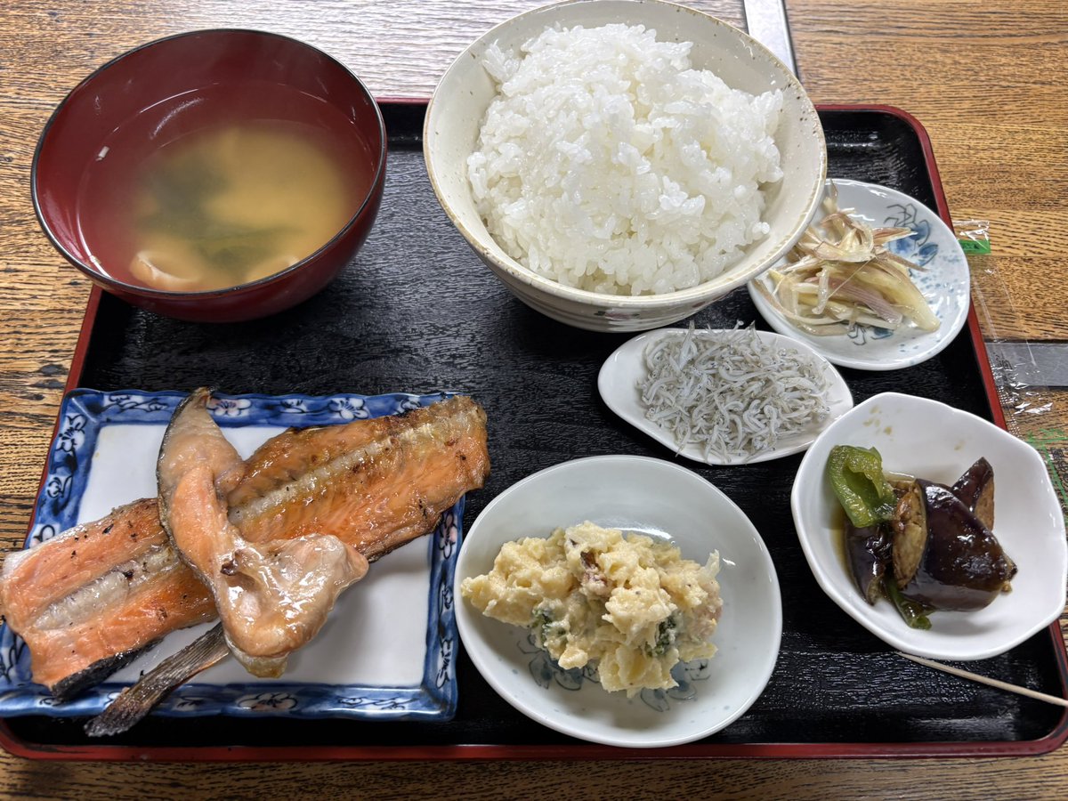 harutorauto's tweet photo. またまた今回も4日間居させて頂きました😊

気づいたら写真もほぼ撮らず食べて呑んでの日々だった気がします🤣

楽しく過ごしました🤤
お会いした方々ありがとうございました🙇🏻😊

#黒保根フィッシング 
#27周年anniversary 
#クレープ6個は重かった笑 https://t.co/aUN8Y8pF9e