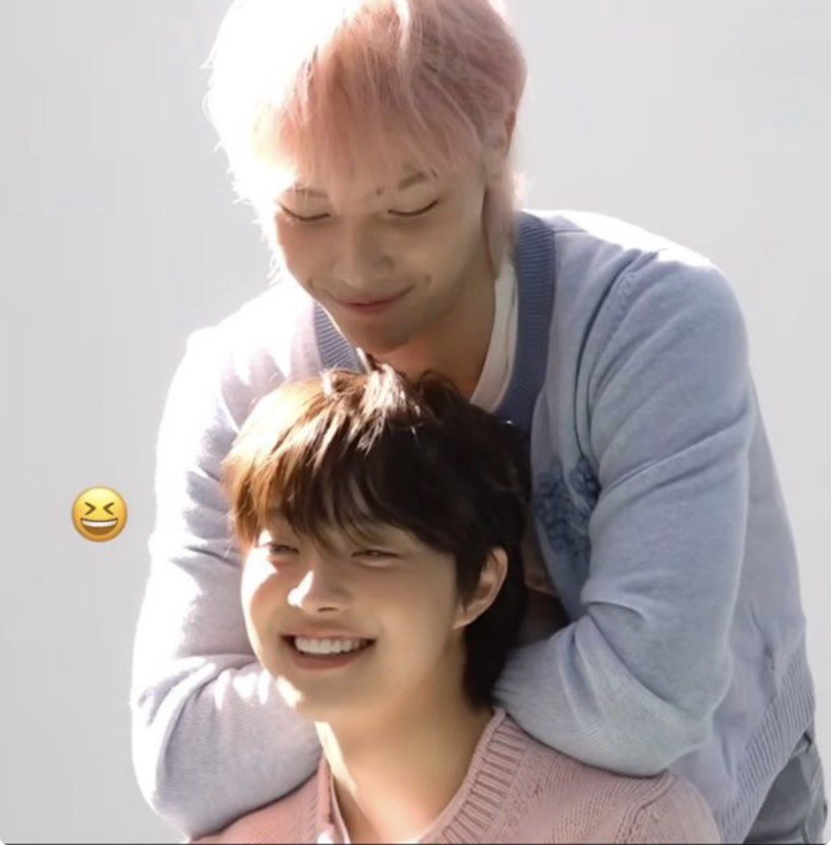 10v3_jang's tweet photo. 好きな人の前ではソフトモード発動！！！？！！！？！！？？！！？？？？？？！！！！？？？？！！ https://t.co/6RyeuRxj0x