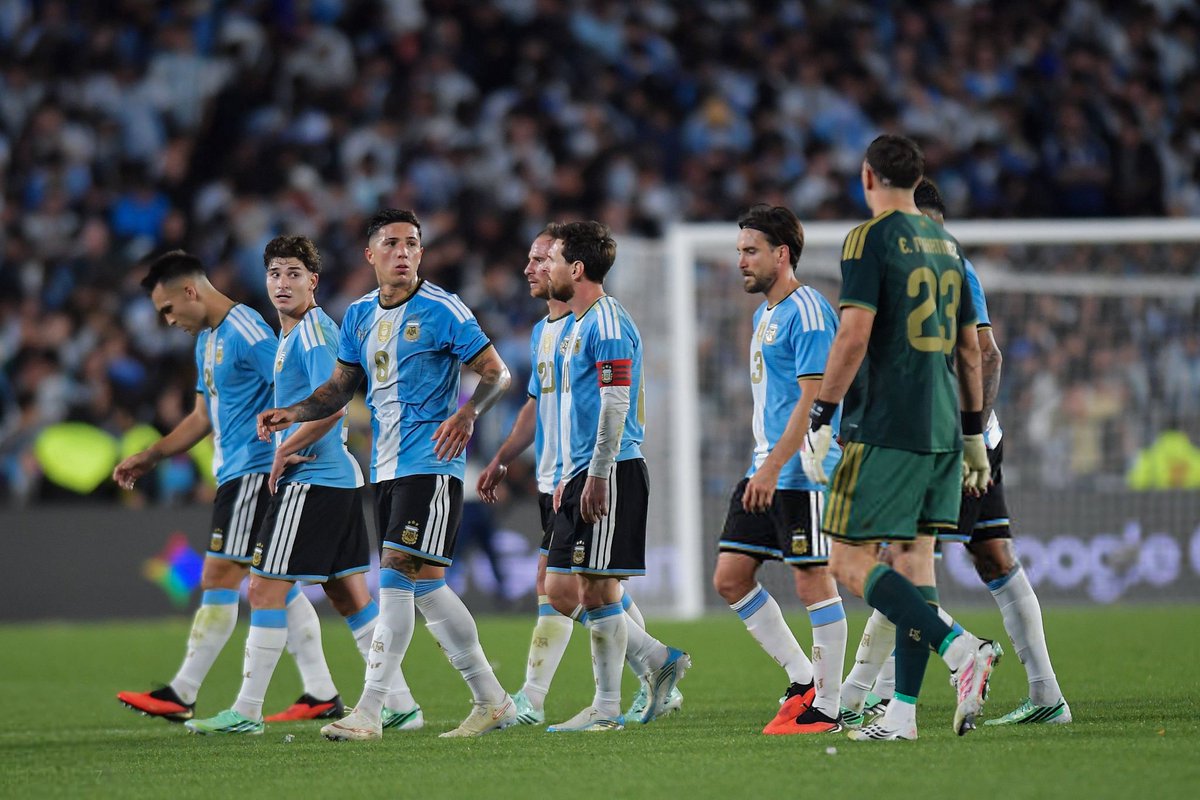 _gjr7's tweet photo. capitán 🐐 #MessiAdiós https://t.co/RyCvtWFJdf