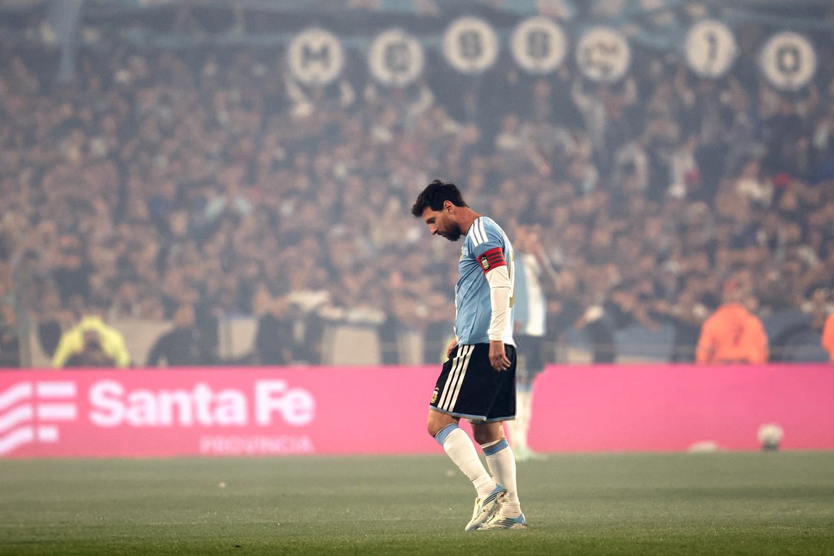 _gjr7's tweet photo. capitán 🐐 #MessiAdiós https://t.co/RyCvtWFJdf