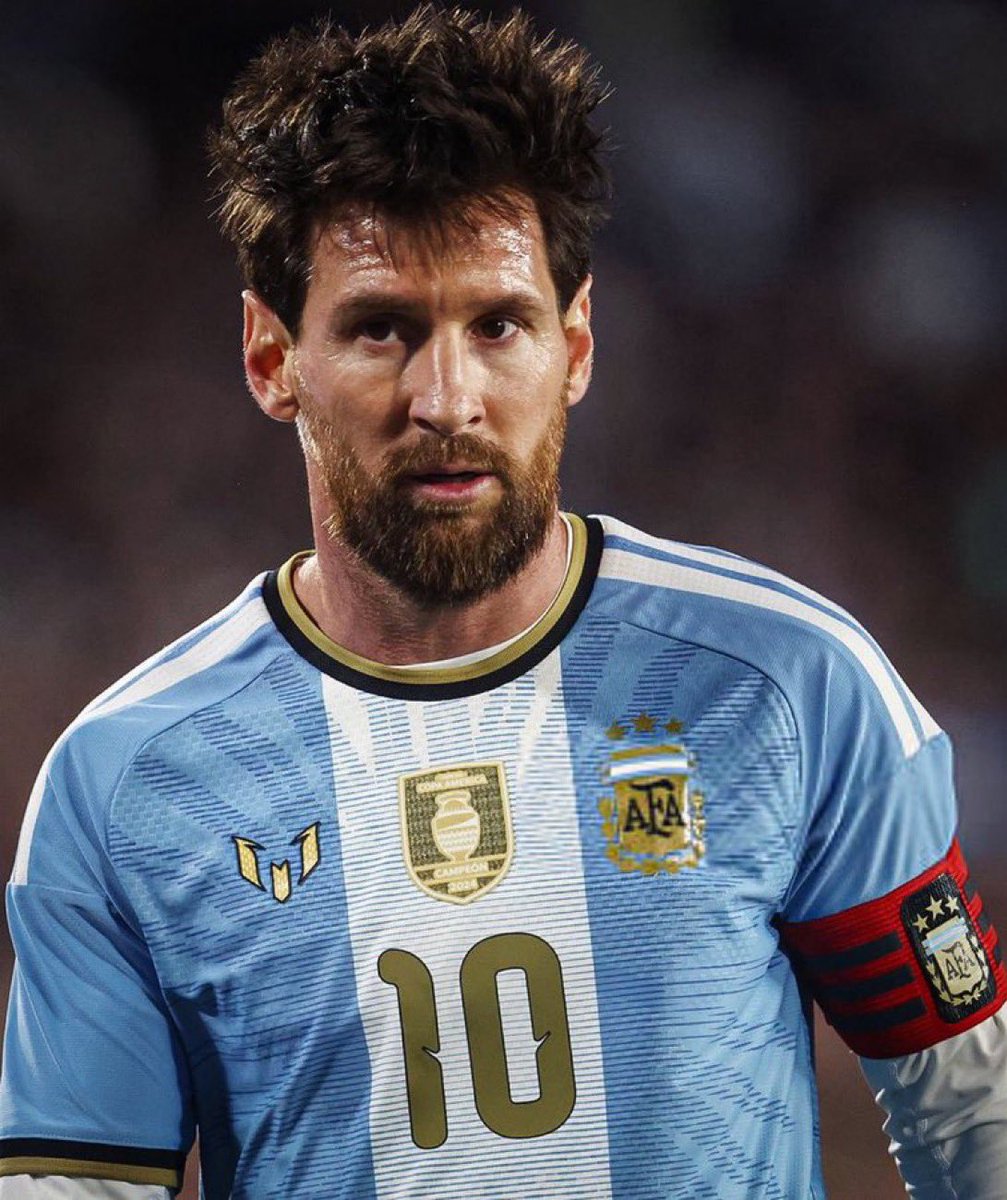 Somhiseremfcb's tweet photo. Se retira tras hacer este mundial con 39 años y llevando a su equipo a la final.

Otros se van a su casa por qué su entrenador no le saca. https://t.co/DrrDD5IQEj